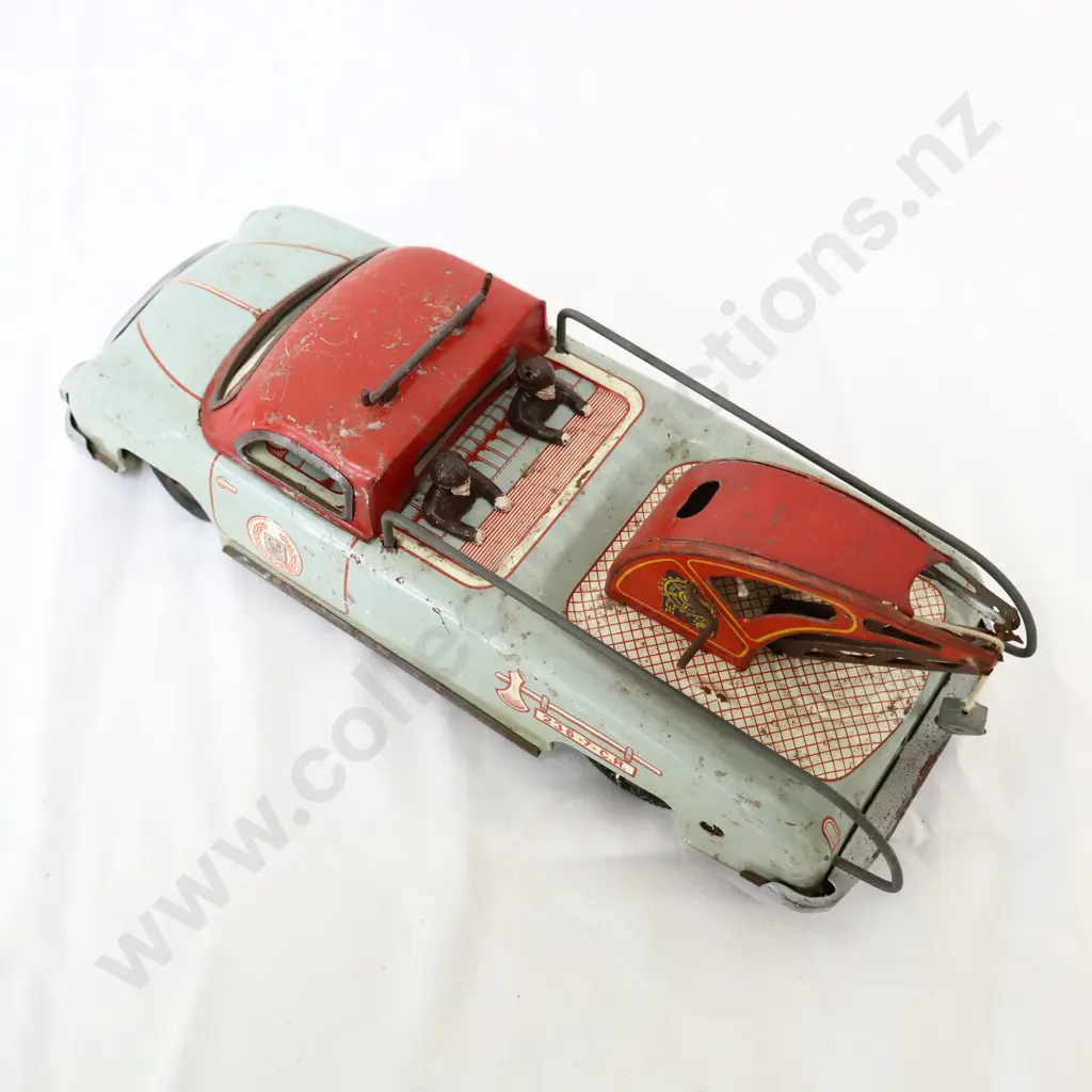 French Tin Plate Toy Tow Truck Image 1++