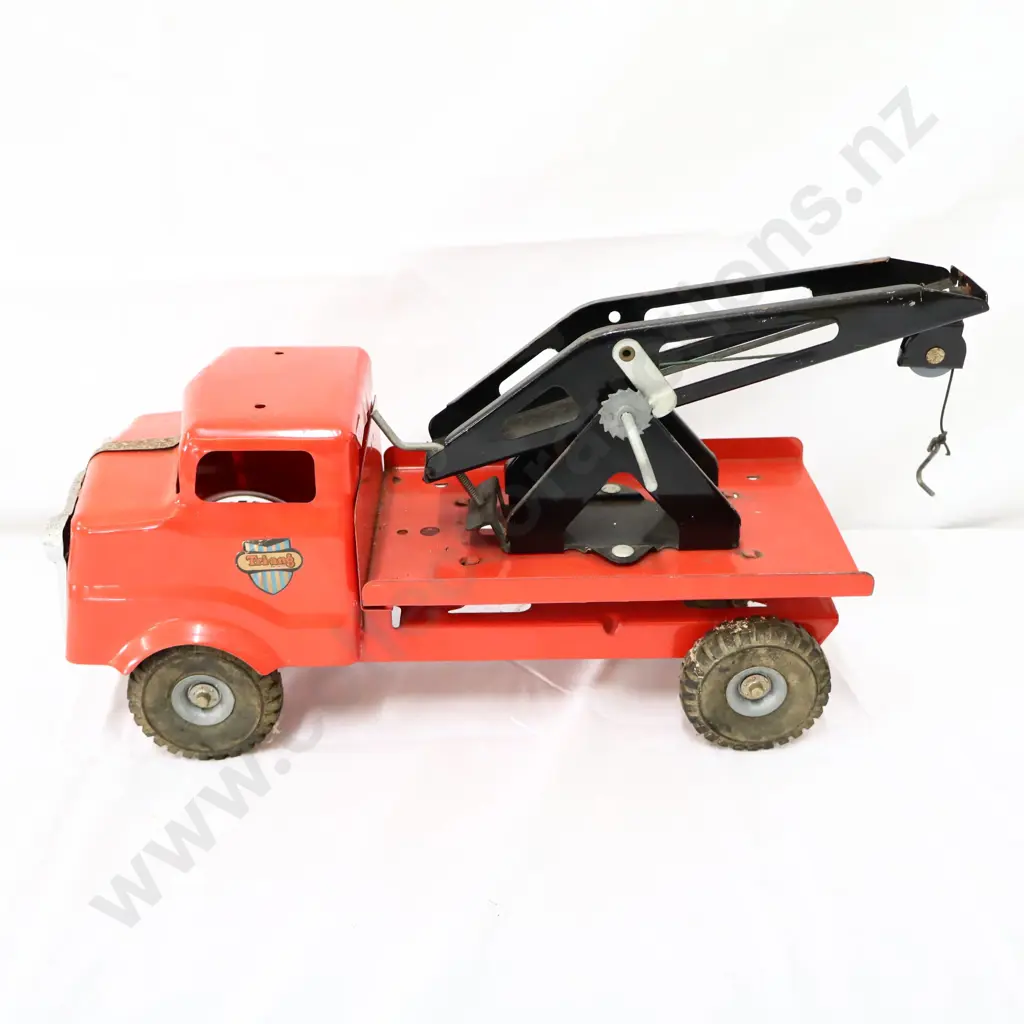 NZ Made Triang Tow Truck Image 1++
