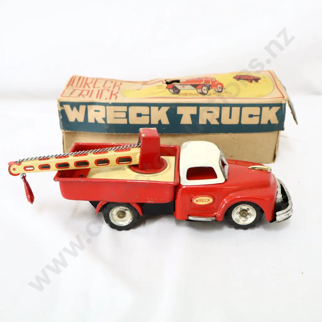 Boxed Japanese SSS Tow Truck Image 1++