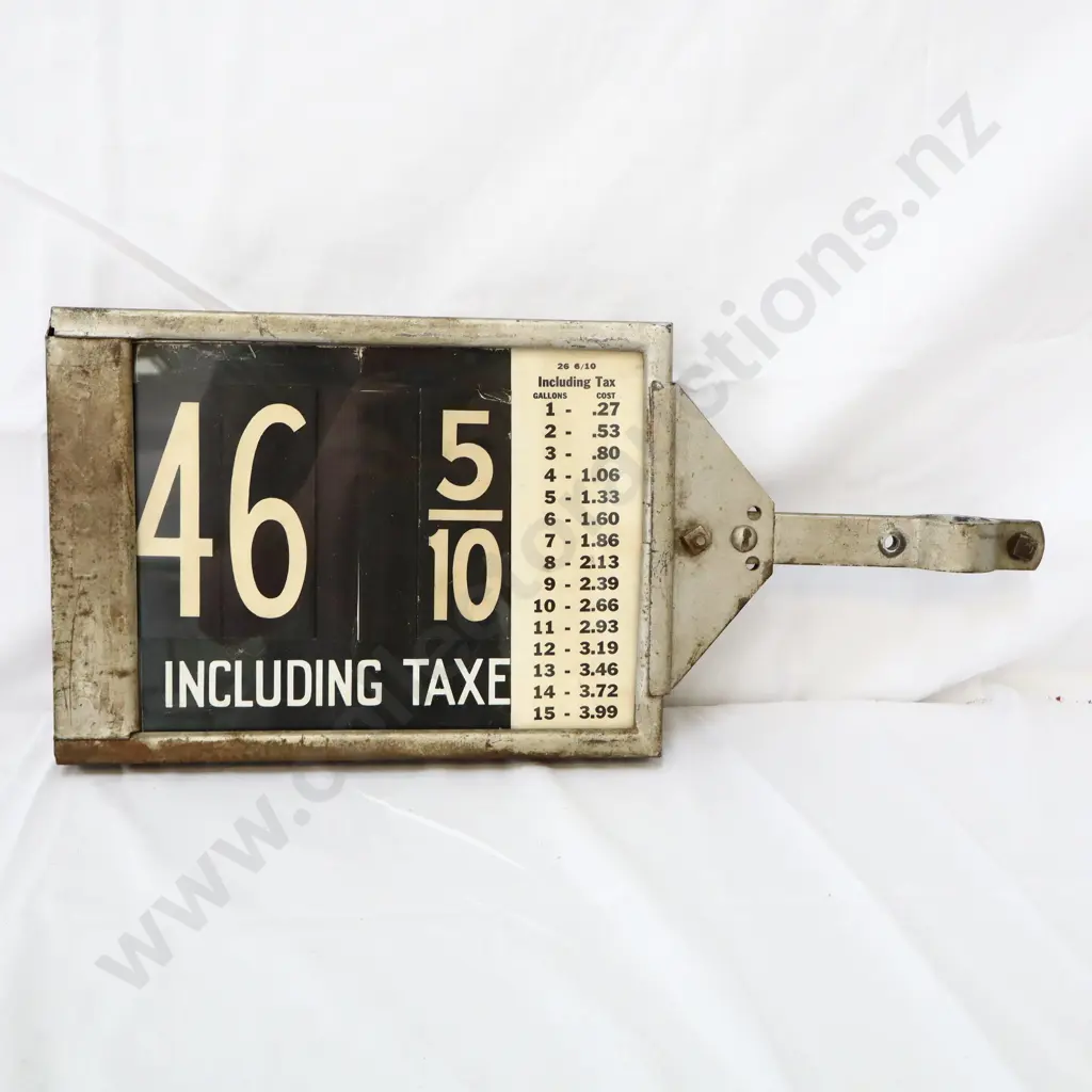 Visible Petrol Bowser SINCLAIR Price Board Per Gallon Image 1++