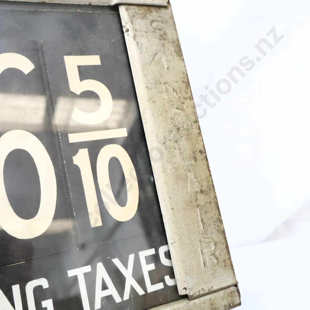 Visible Petrol Bowser SINCLAIR Price Board Per Gallon Image 1++