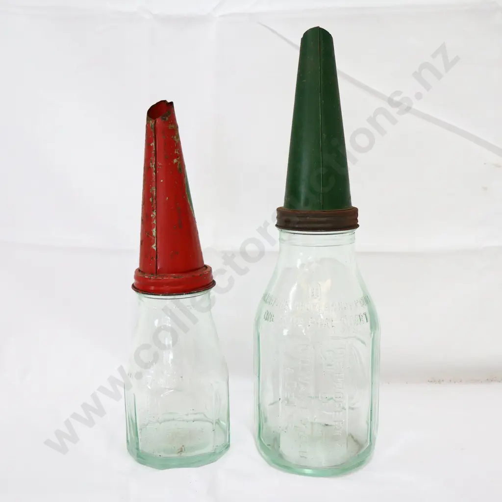 2 x Castrol Oil Bottes Pint and Quart With Tin Tops Image 1++