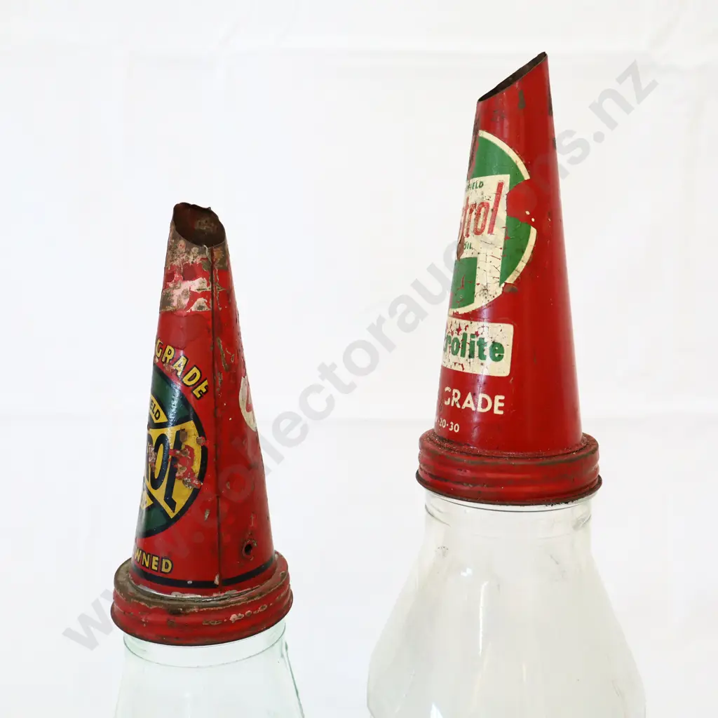 2 x Castrol Oil Bottes Pint and Quart With Tin Tops Image 1++