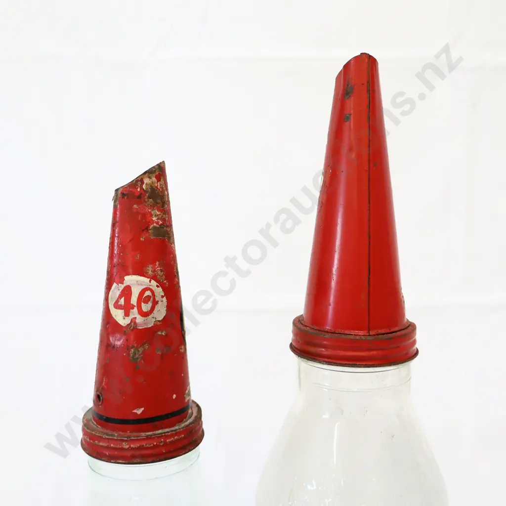 2 x Castrol Oil Bottes Pint and Quart With Tin Tops Image 1++