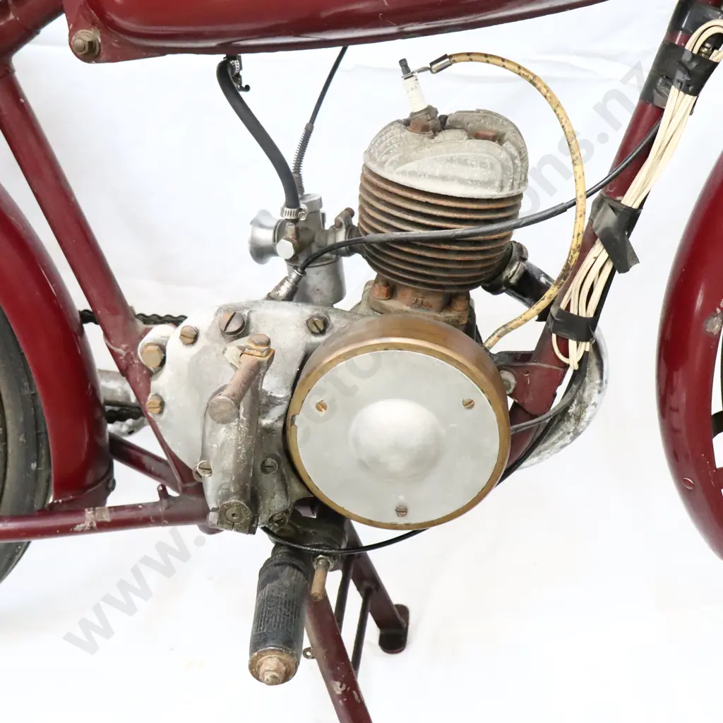 RUNNING - James Motorcycle 1950s Image 1++