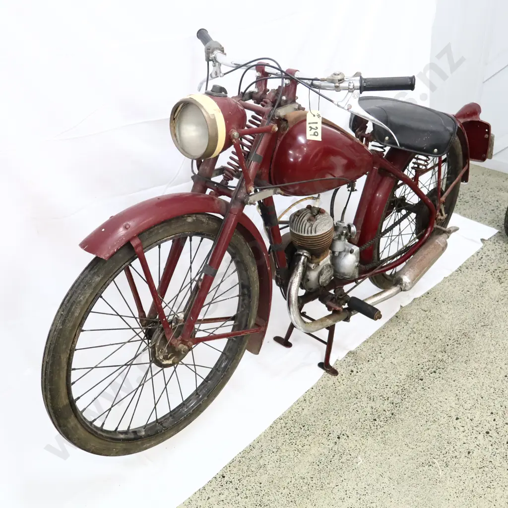 RUNNING - James Motorcycle 1950s Image 1++
