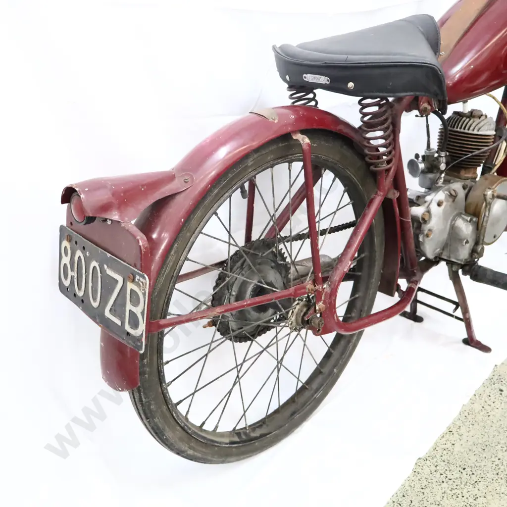 RUNNING - James Motorcycle 1950s Image 1++