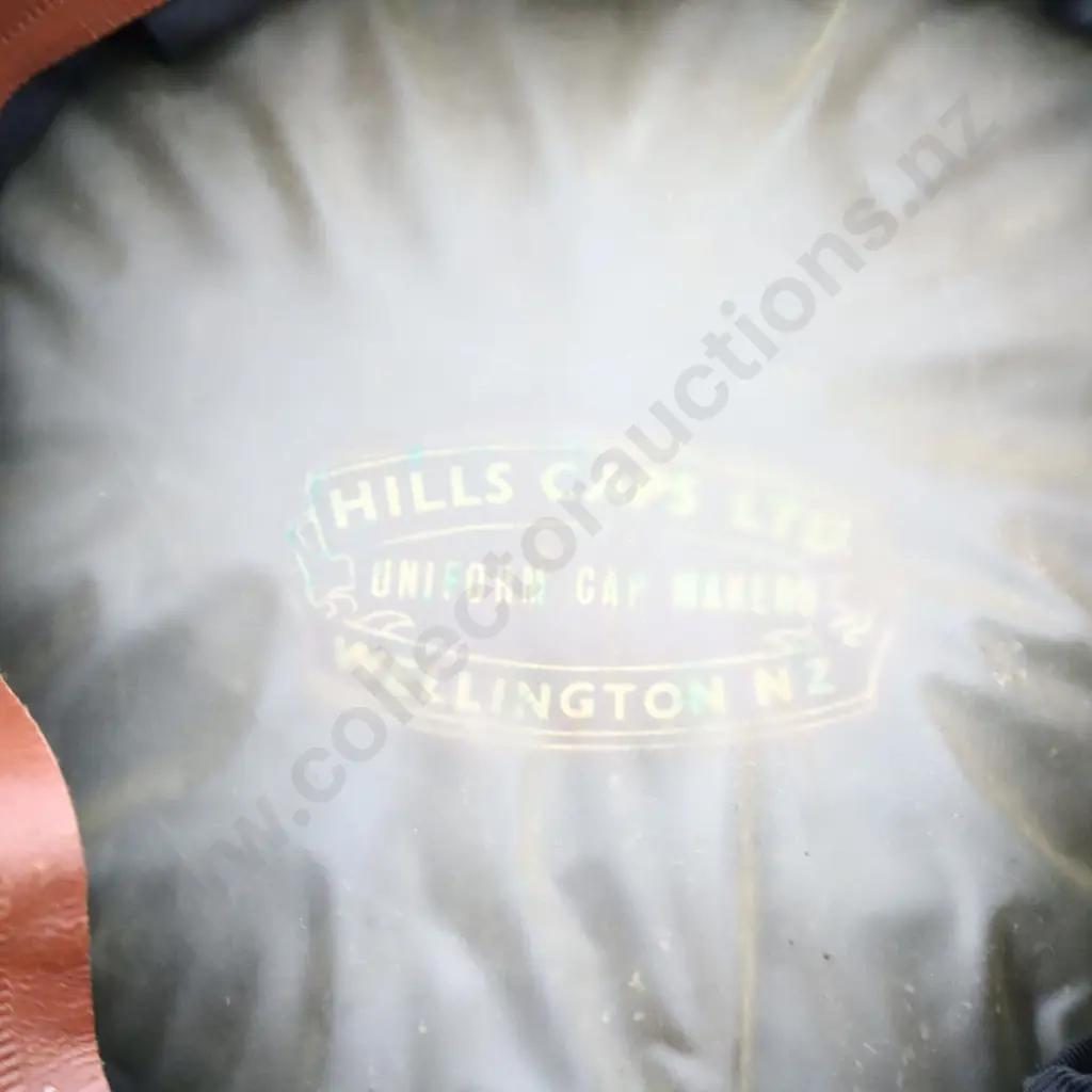 Shell Service Sation Hat and Badge Image 1++