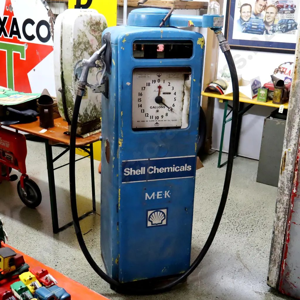 Shell Beckmeter Petrol Bowser - VERY STRAIGHT Image 1++