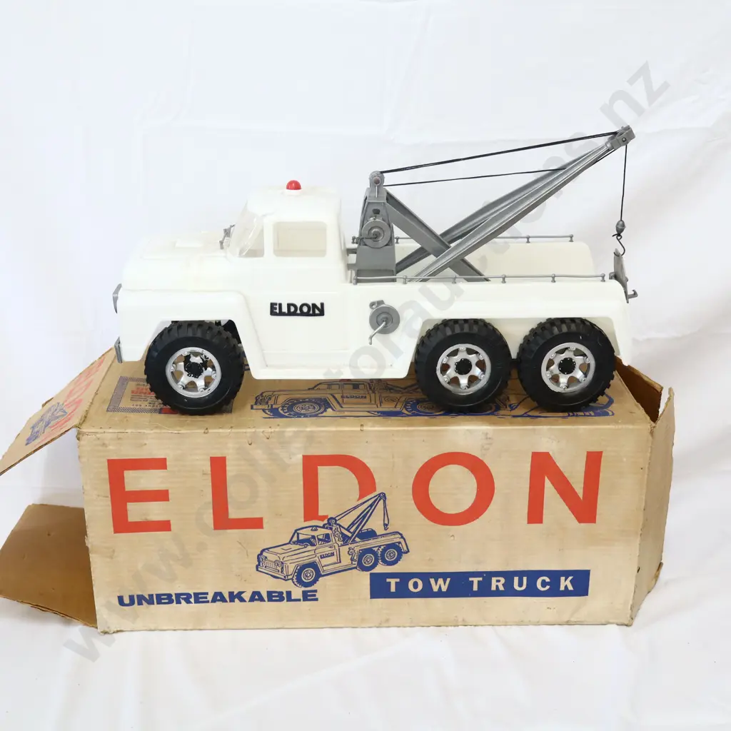 BOXED LARGE Eldon Plastic Tow Truck Image 1++
