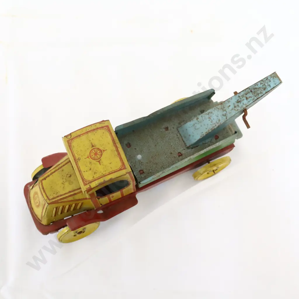 J Chein And Co Tinplate Toy Tow Truck 1930s. Image 1++