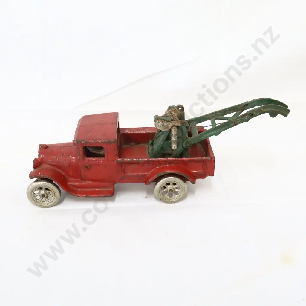 REPRODUCTION Cast Iron Hubley Tow Truck Image 1++