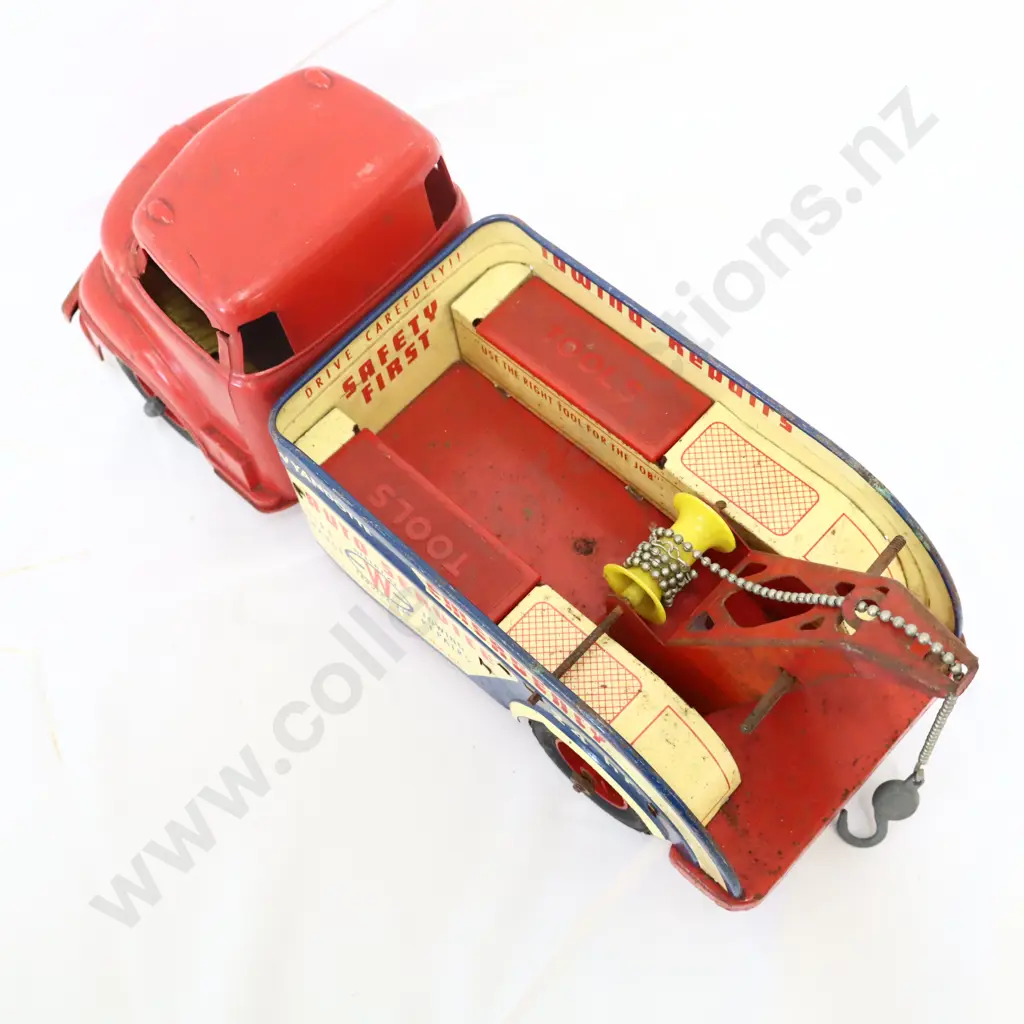 Wyandotte Auto Service Tin and Plastic Tow Truck Toy Image 1++