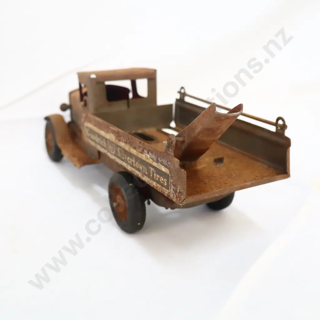 Goodrich Silvertowns Tires Tow Truck Toy Image 1++