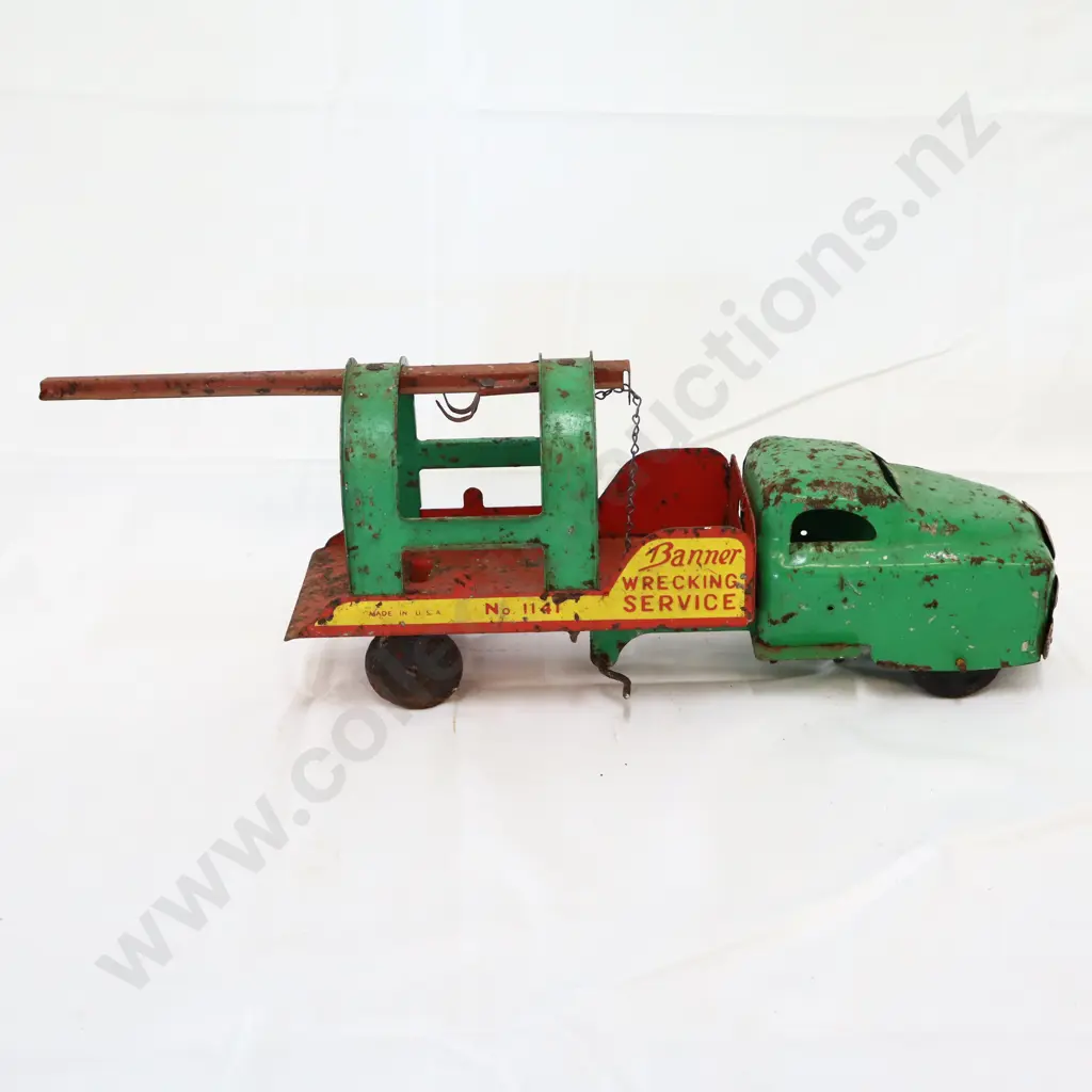 Banner Wrecking Service Tow Truck Image 1++