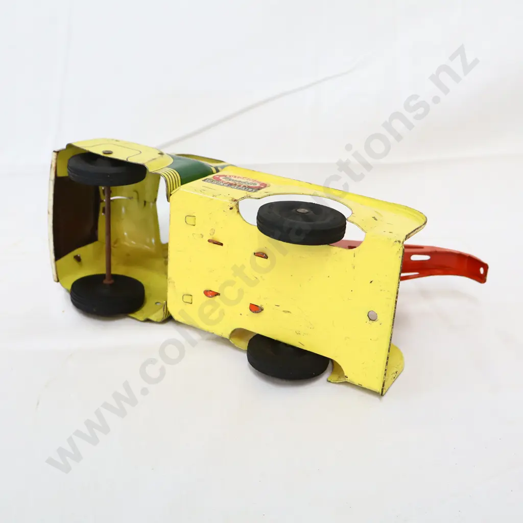 Wyandotte Yellow/Green Tow Truck Image 1++