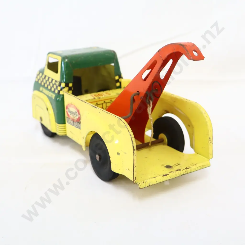Wyandotte Yellow/Green Tow Truck Image 1++