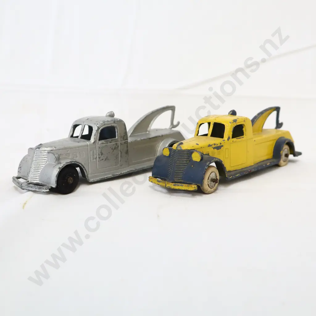 2 x Tootsie Toy Tow Trucks Image 1++