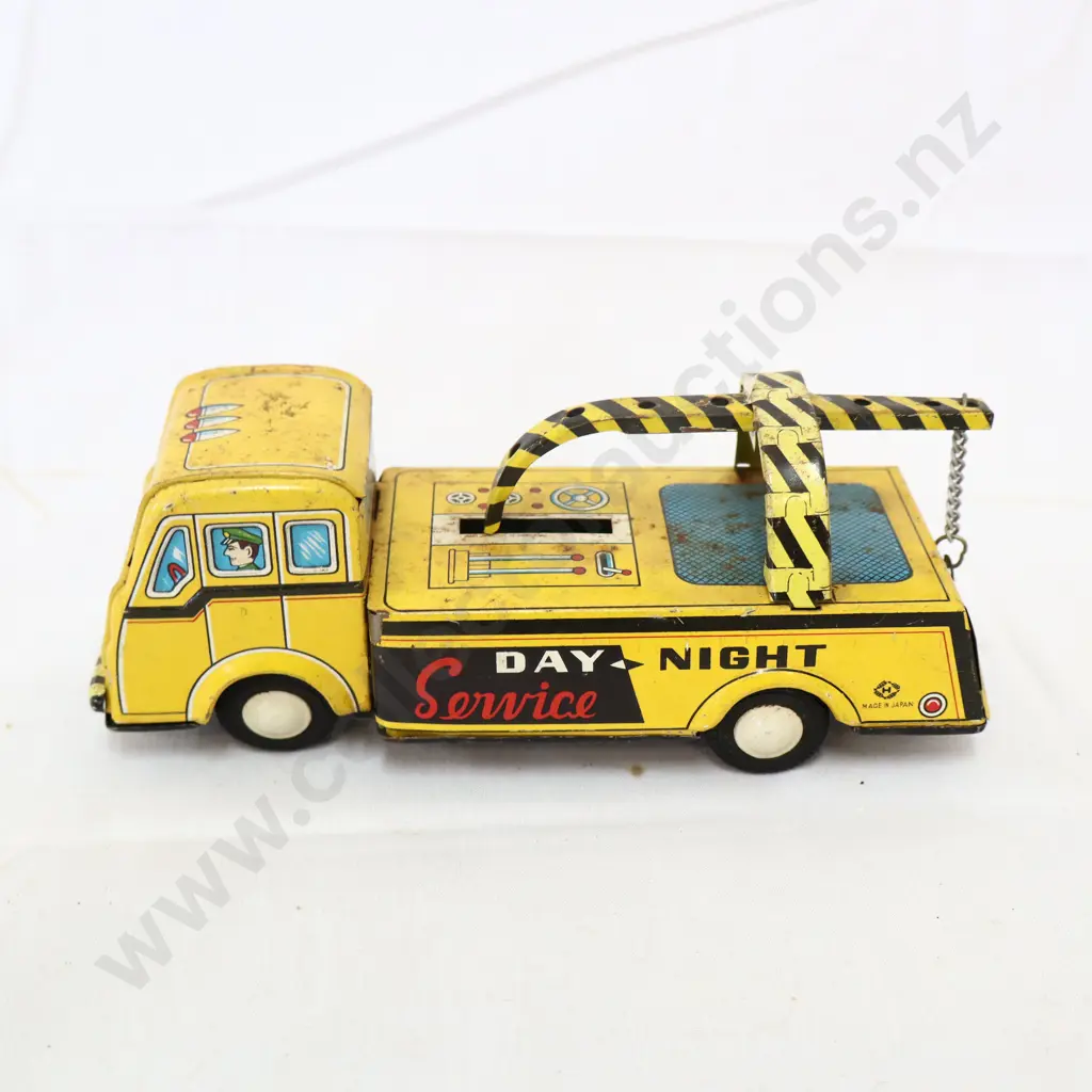 Japanese Yellow Tow Truck Image 1++