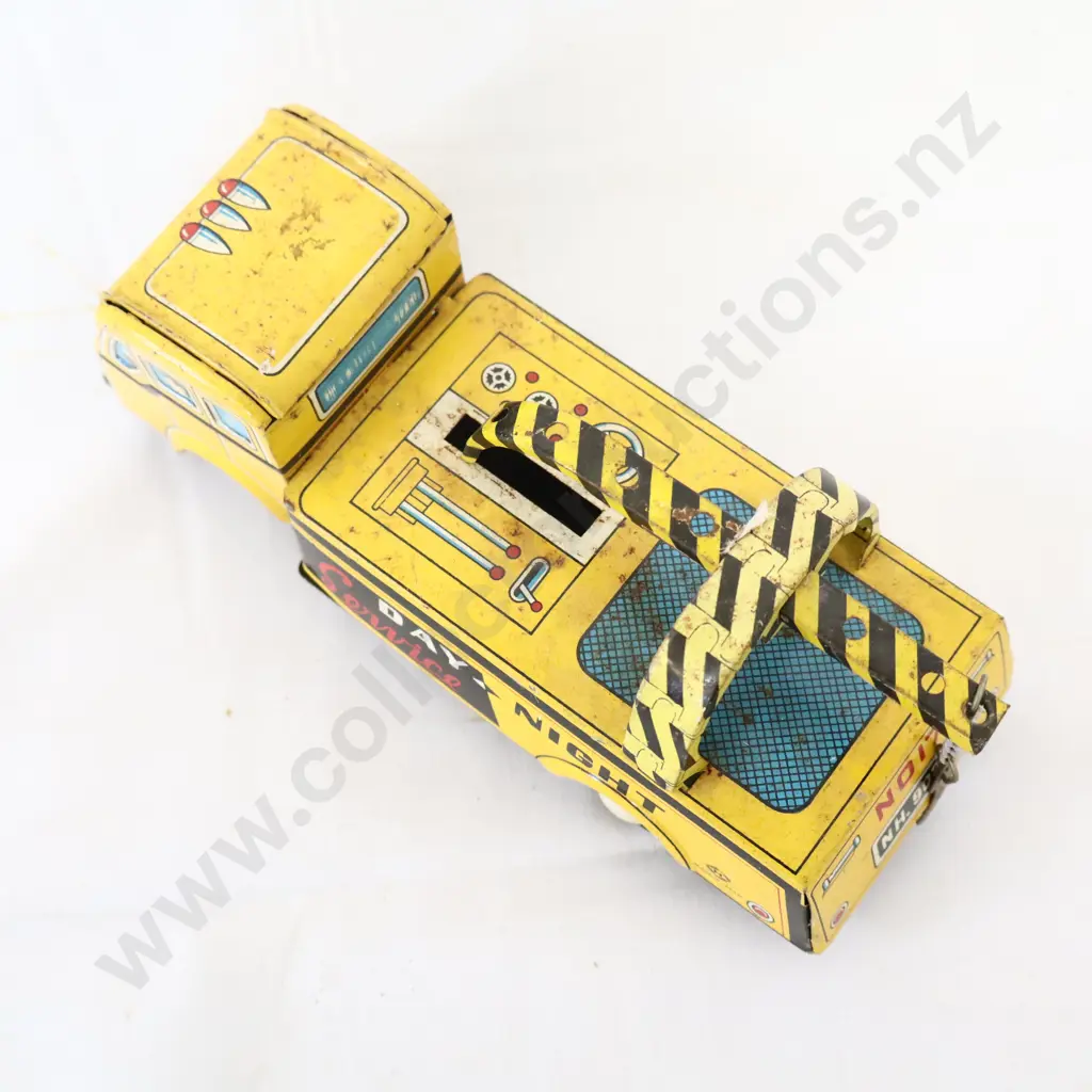 Japanese Yellow Tow Truck Image 1++