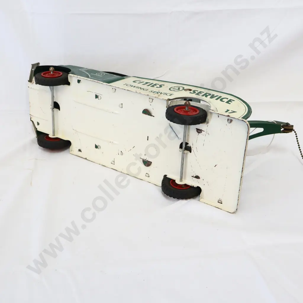 LARGE Cities Service Tin Plate Tow Truck Image 1++