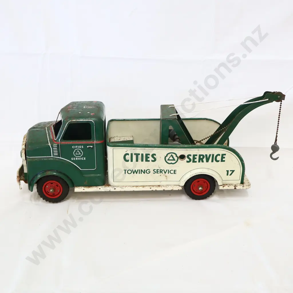 LARGE Cities Service Tin Plate Tow Truck Image 1++