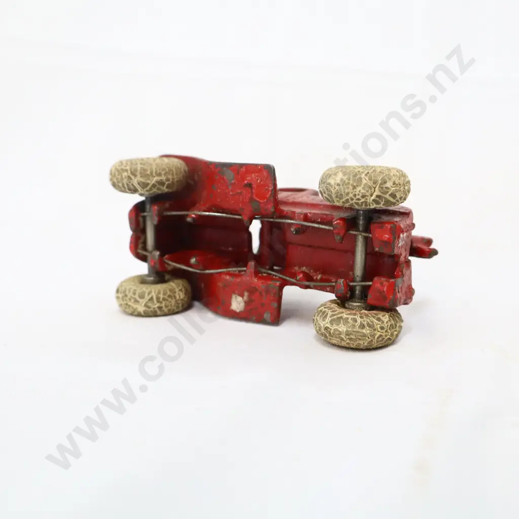 EARLY Small Red Cast Iron Tow Truck Image 1++