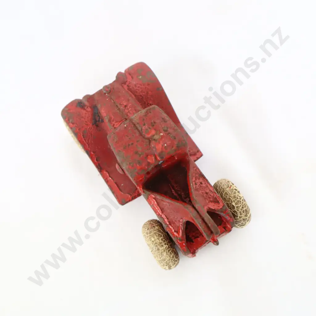 EARLY Small Red Cast Iron Tow Truck Image 1++