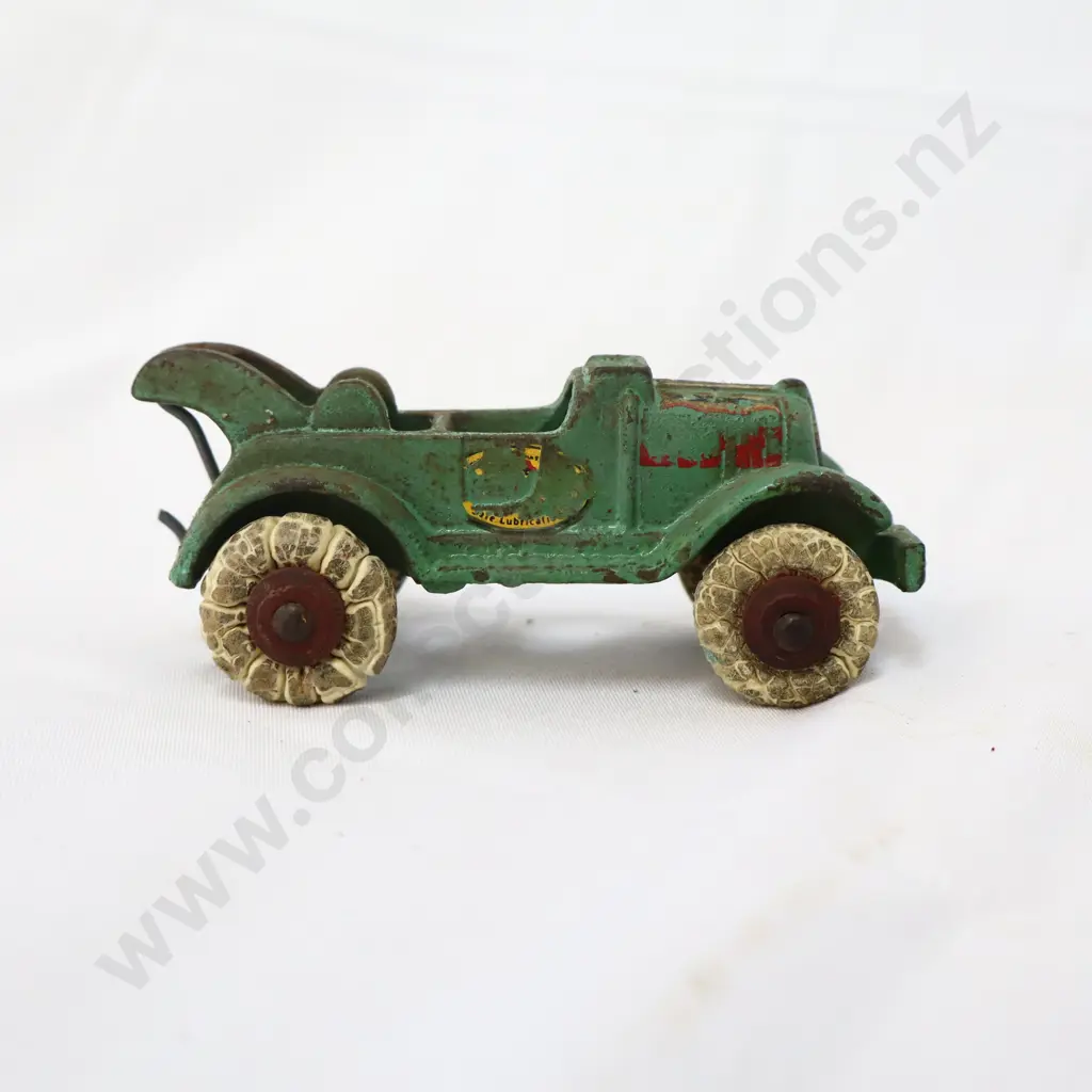EARLY Cast Iron Open Top Tow Truck Image 1++