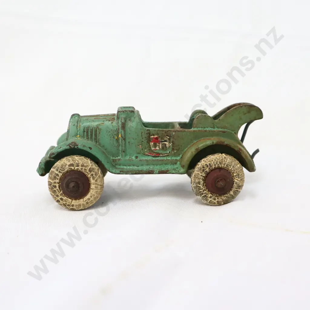 EARLY Cast Iron Open Top Tow Truck Image 1++