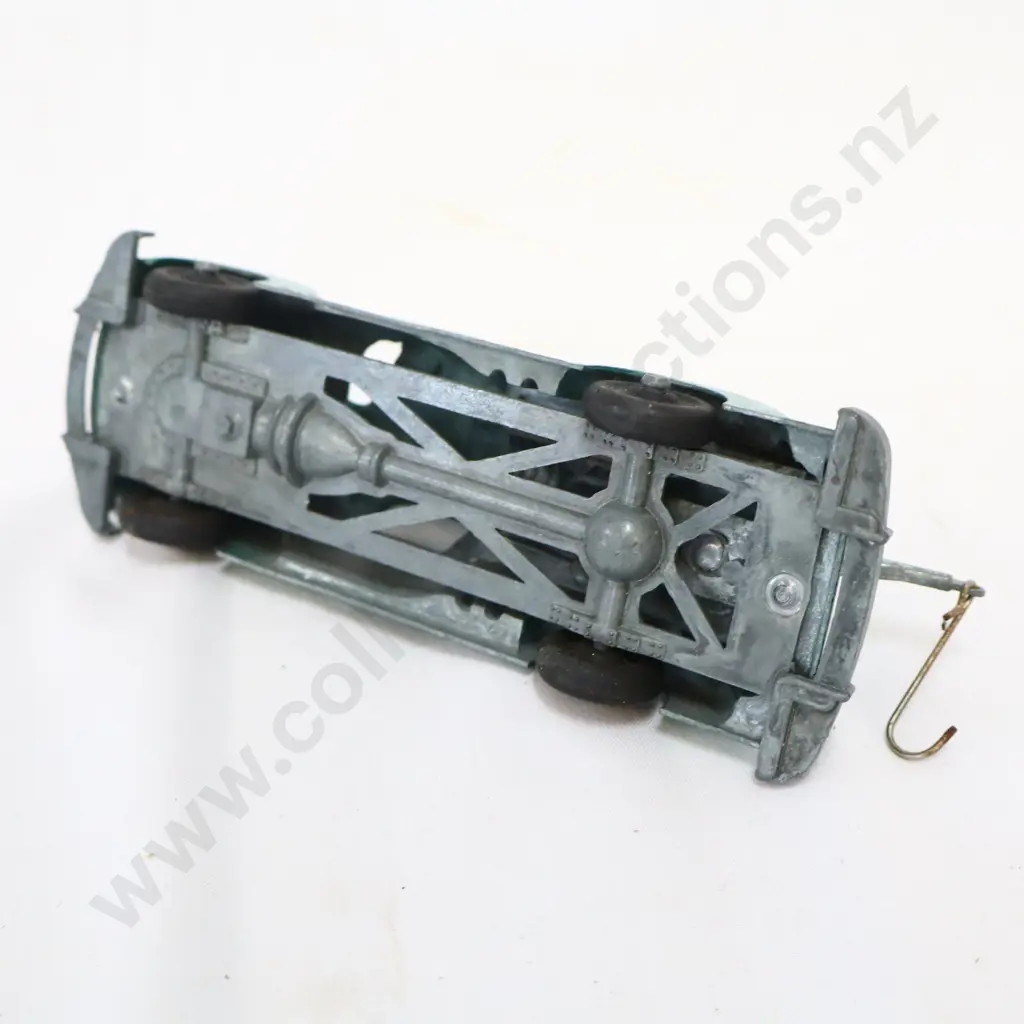 Green Cast Aluminium Tow Truck Image 1++