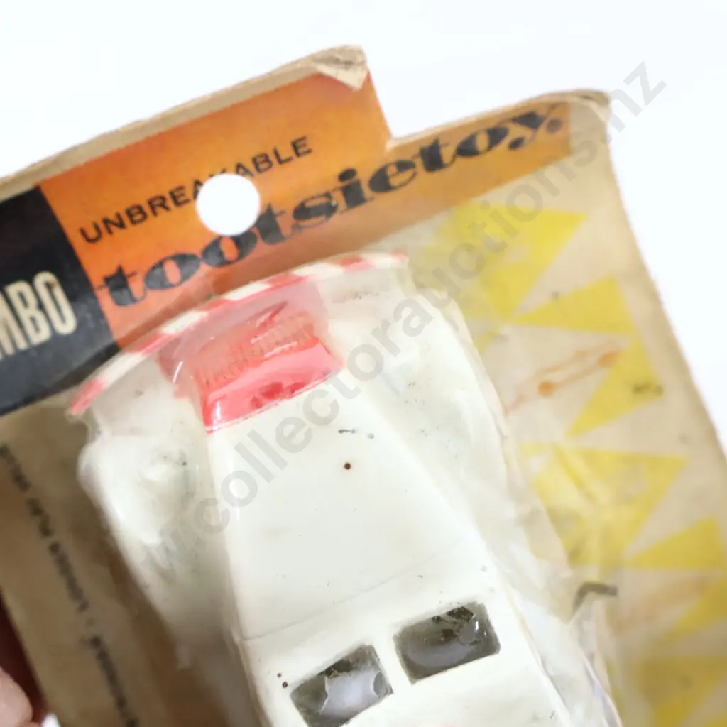 Tootsie Toys Tow Truck In Orignal Packet Image 1++