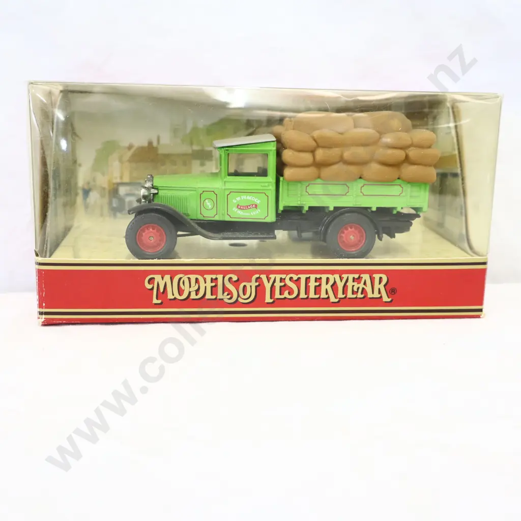 Matchbox models of yesteryear Y62 1932 Model AA Ford     1 1/2 Ton Truck  Image 1++