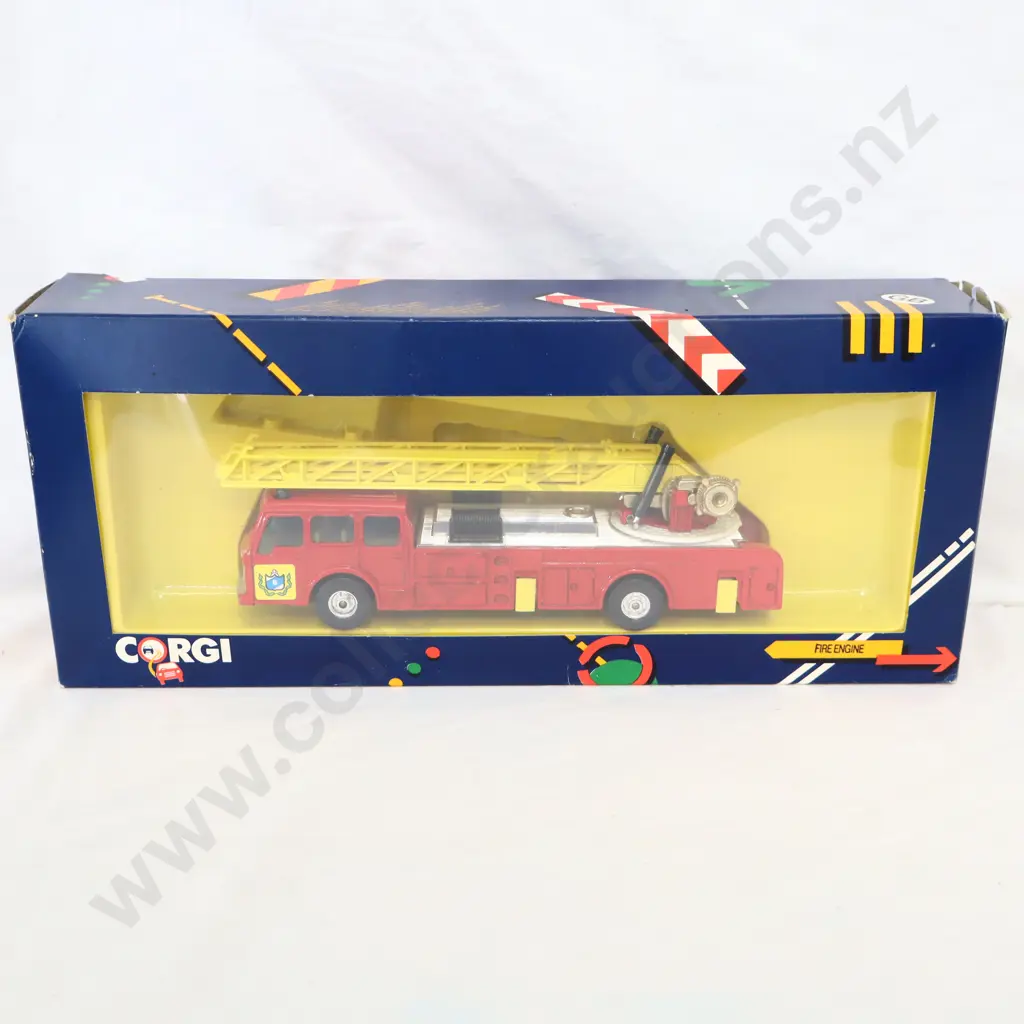 Corgi Fire Engine  1120 Image 1++