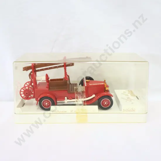 Solido Age d'or  Citroen  C4J   4403  Fire Engine 