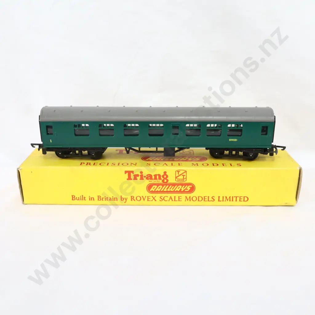 Tri -ang   T-132    Composite Coach  Image 1++
