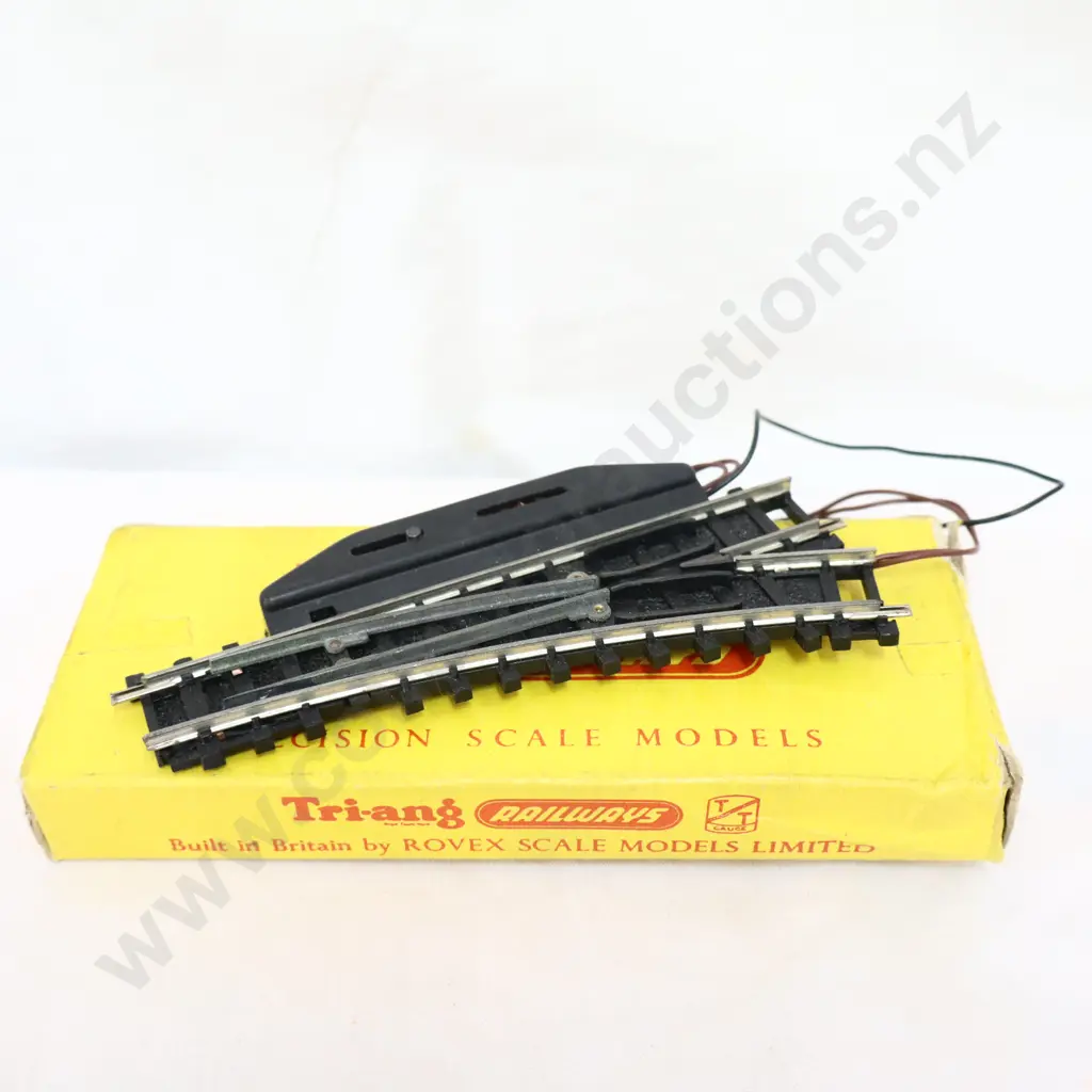 Tri-ang  T-163 Point righthand elec operated Type B Image 1++