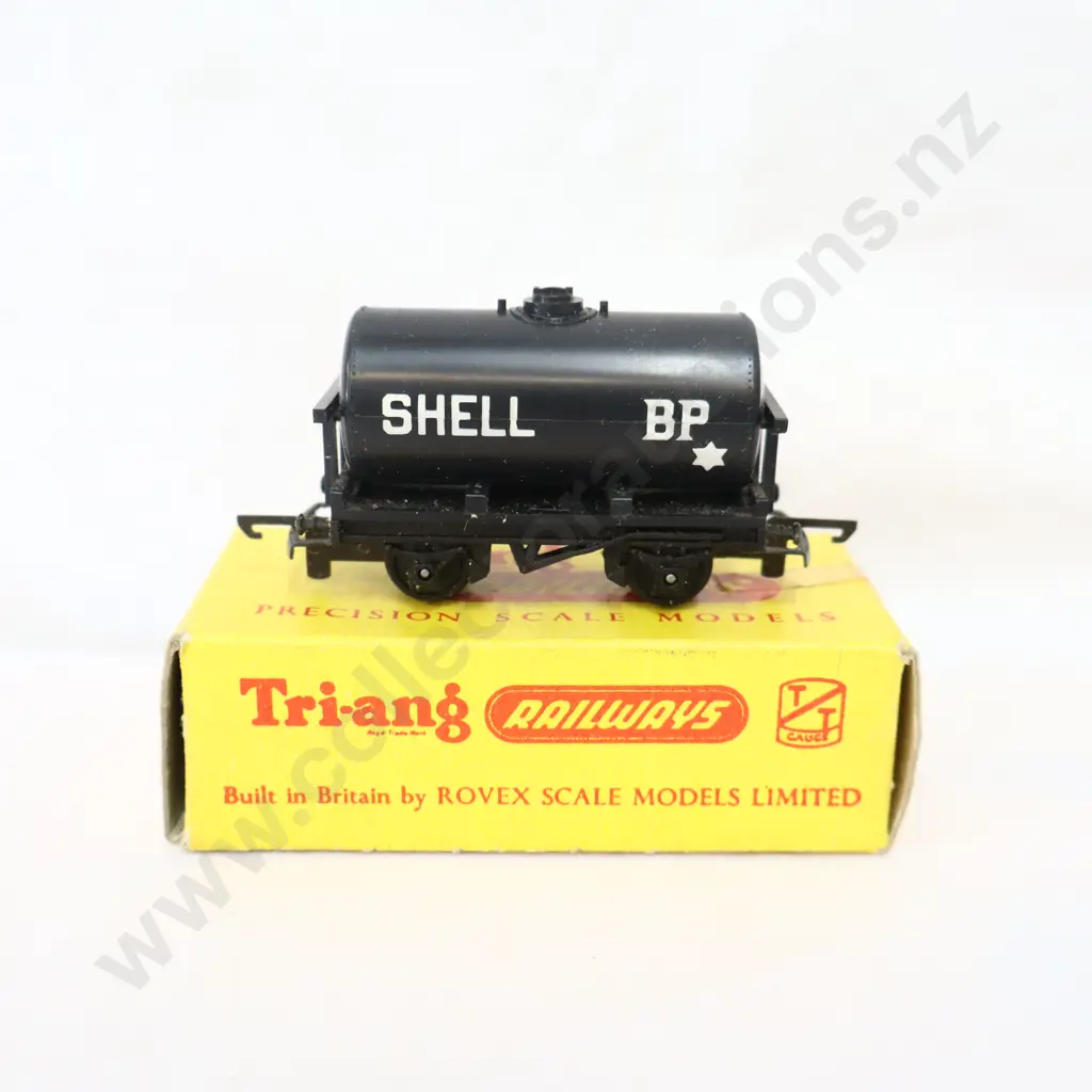Tri-ang  T75  Shell fuel oil tank wagon  Image 1++