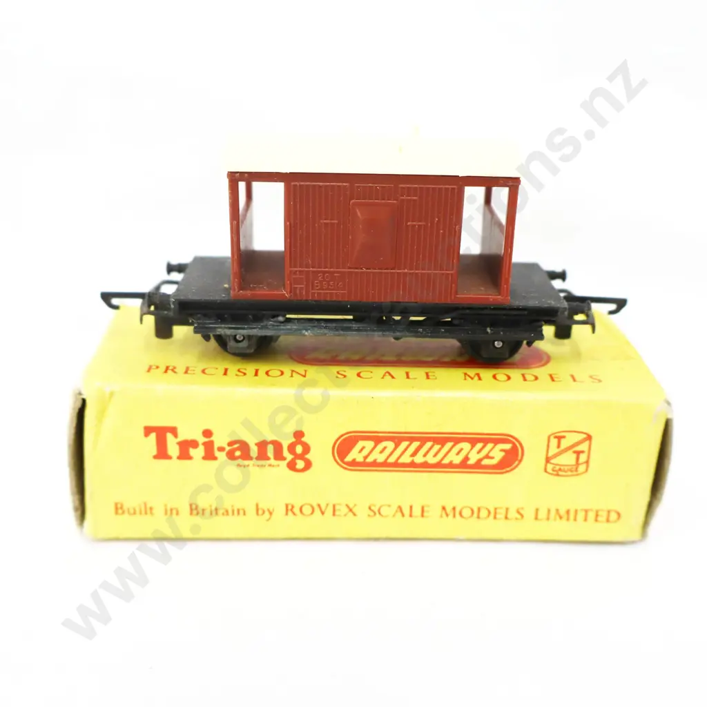 Tri-ang  T - 72  Brake van long wheel base  Image 1++