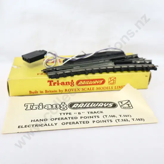 Tri-ang T.161   Point right hand   hand oppereated  Type B 
