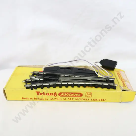 Tri-ang  T.162  Point left hand  Elec operated Type B