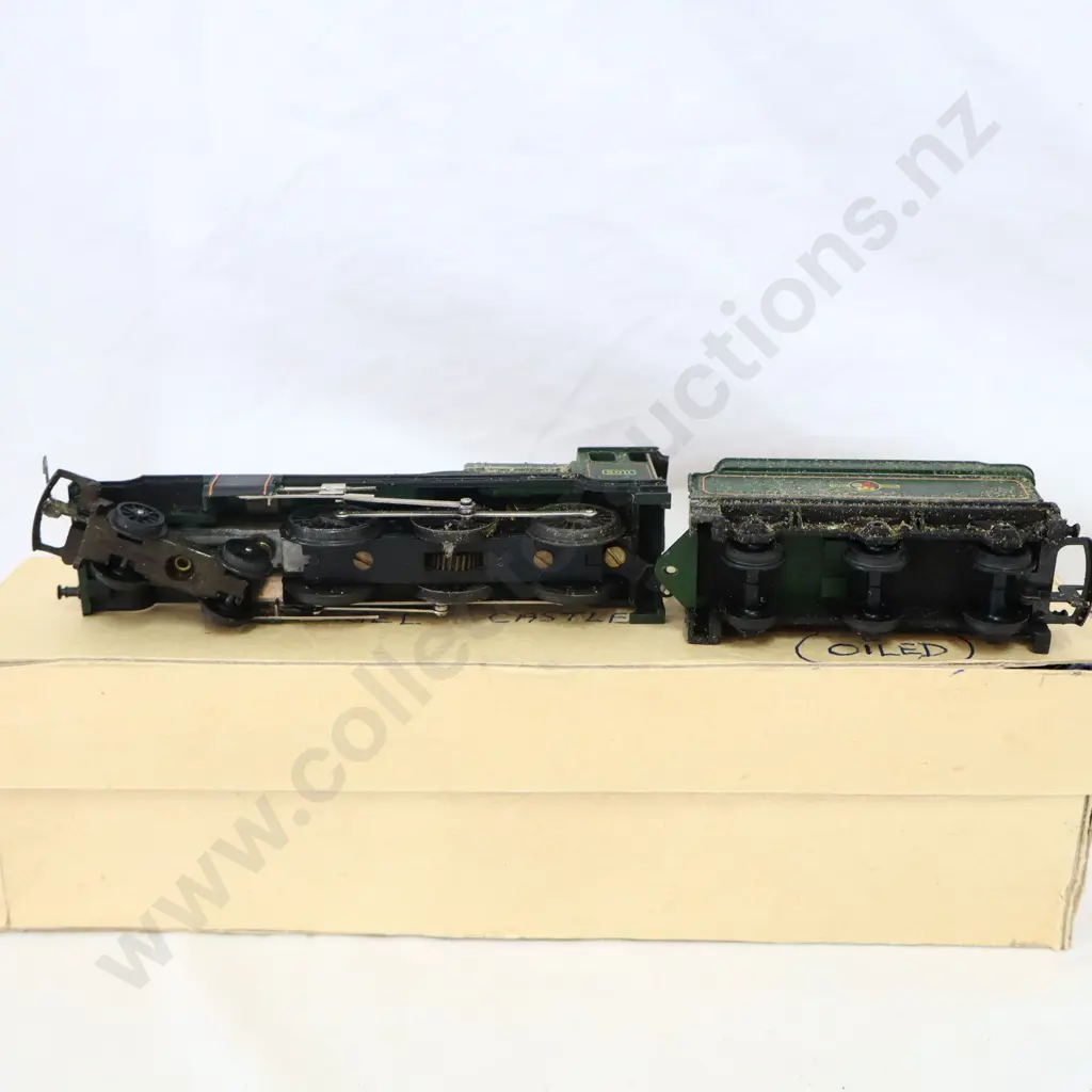 Tri-ang  G.W.R  Tintagel Castle  oiled  not in orginal Box  Image 1++