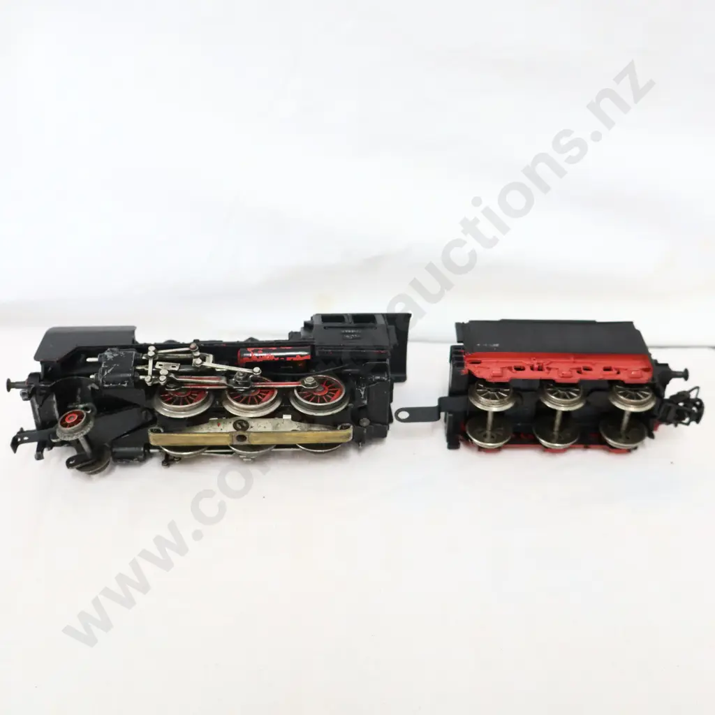 Marklin  HO Steam locomotive and Tender Image 1++
