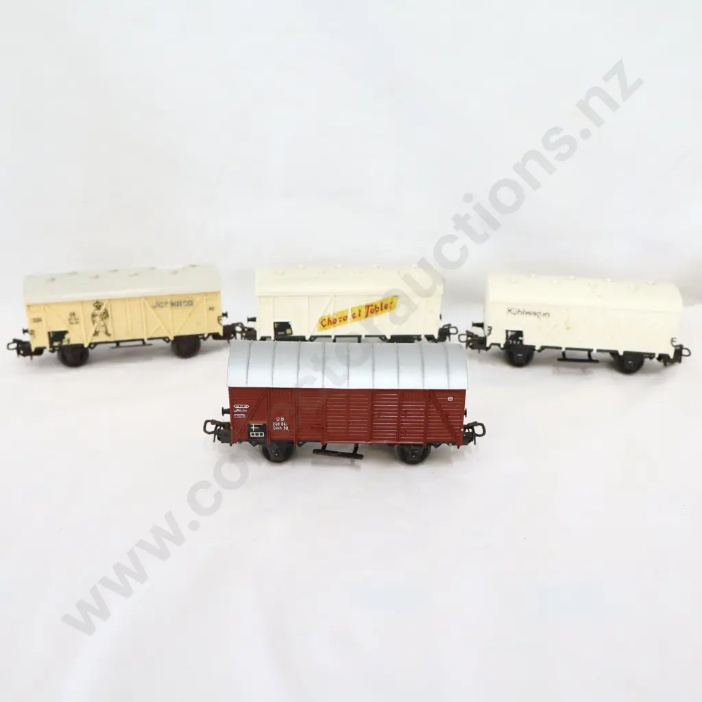 Marklin  4 x  Assorted covered  Goods Wagons   No Boxes Image 1++