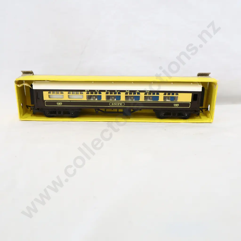 Tri-ang   Pullman  Snipe Coach   Not Boxed  Image 1++