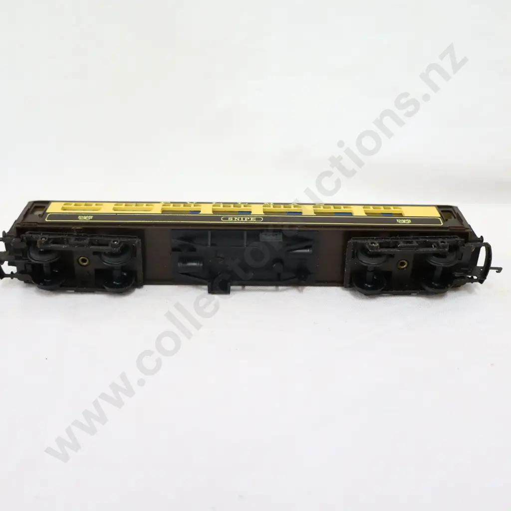Tri-ang   Pullman  Snipe Coach   Not Boxed  Image 1++