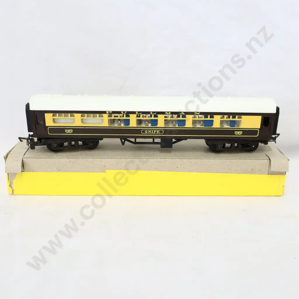 Tri-ang   Pullman  Snipe Coach   Not Boxed  Image 1++