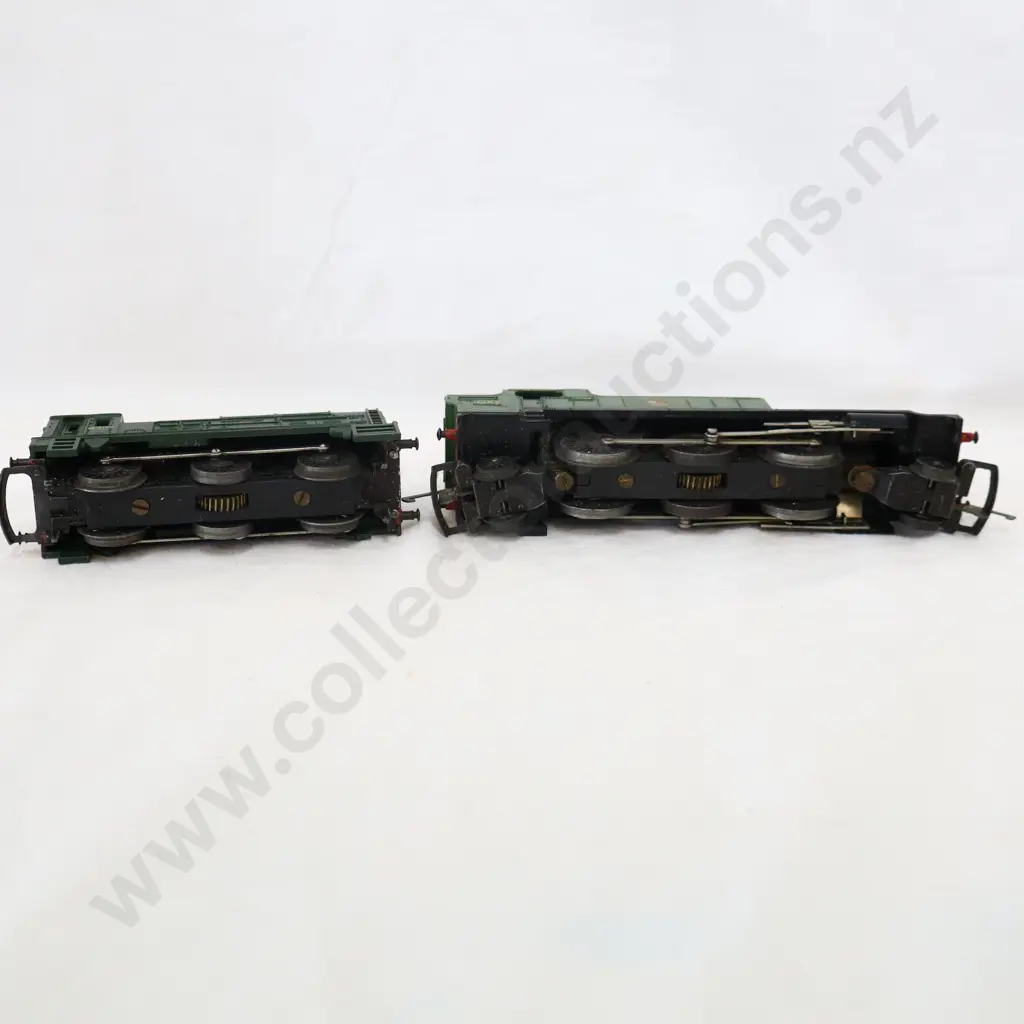 Tri-ang   Locomotive and shunter   No Boxes  Image 1++