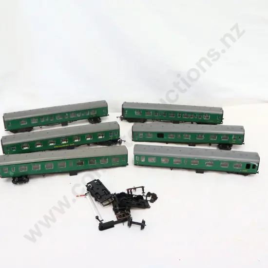 Kit Master 6 x Assorted carriages  Not completed  No Boxes 