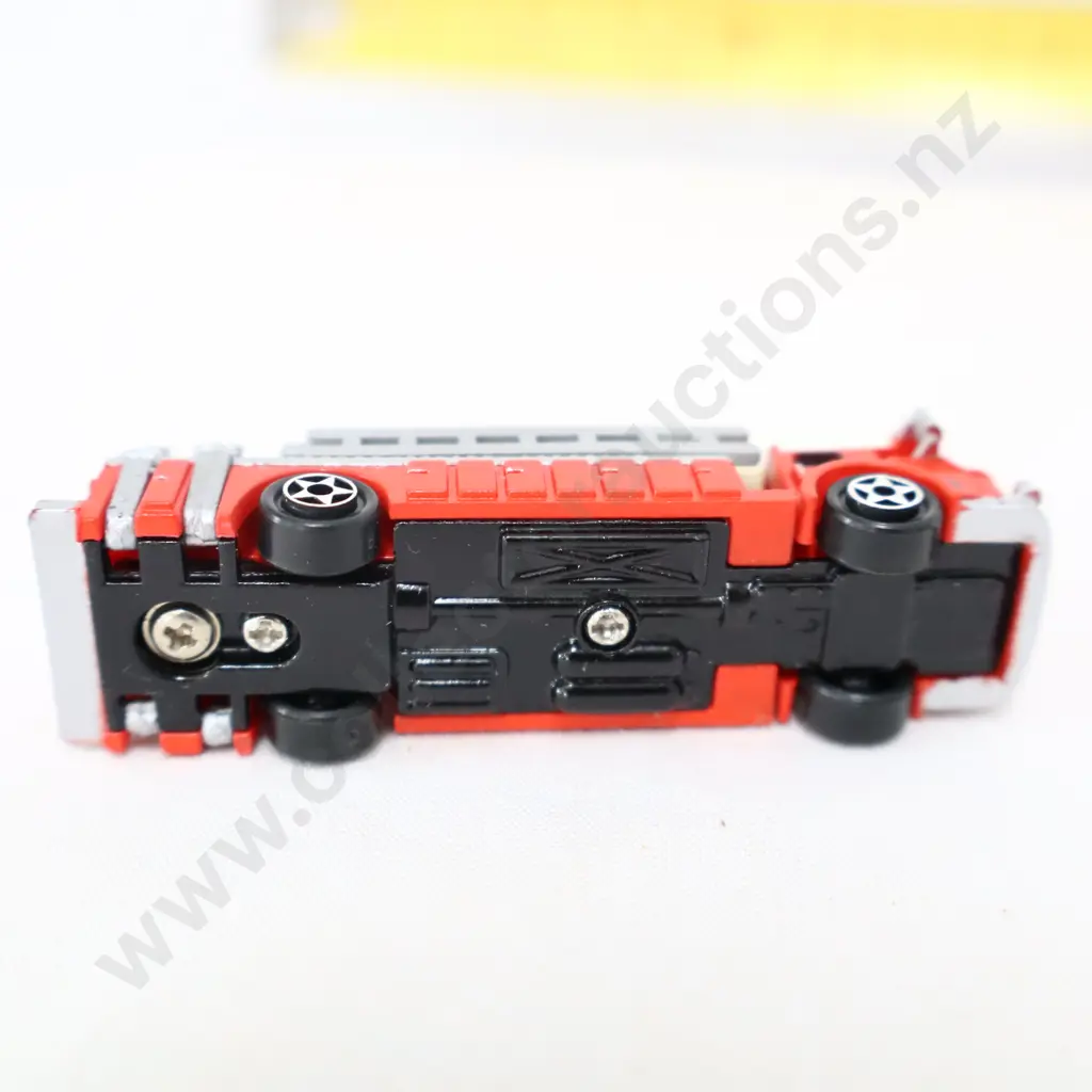 Tomica  American Ladder Chief  F33   1/143  Image 1++